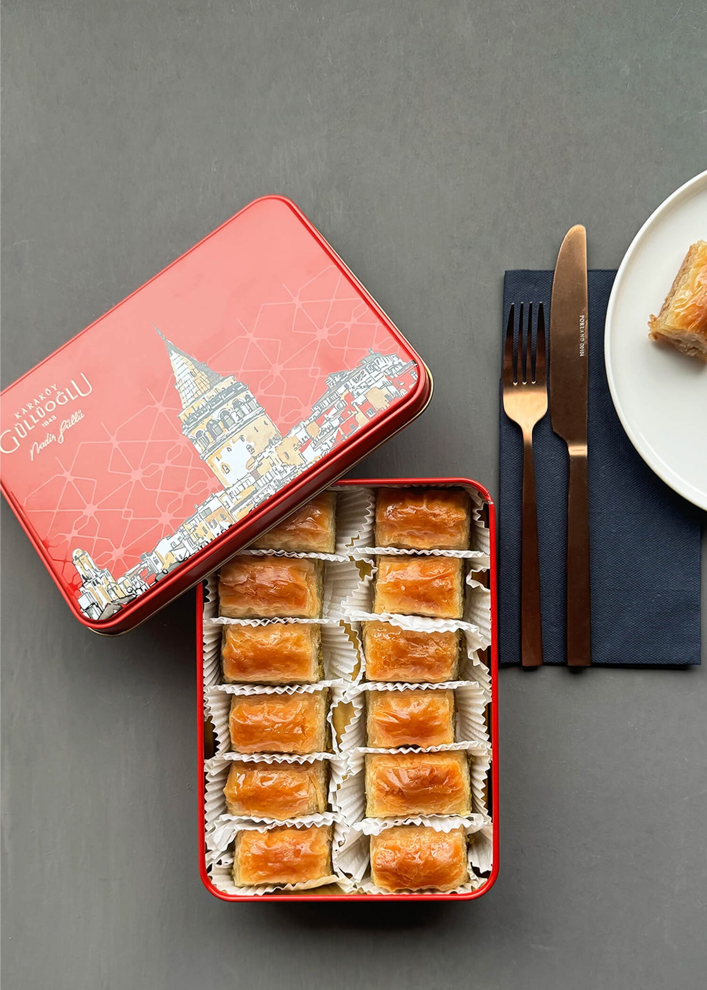 Baklava in der Galata-Designbox (12 Stück)