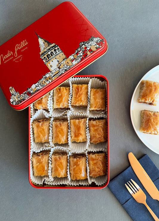 Baklava in der Galata-Designbox (12 Stück)